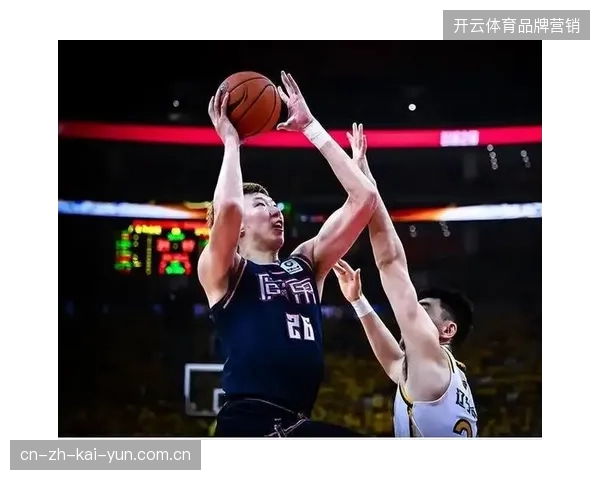 周琦与赵睿内外线组合发威，北京队依靠关键球员发挥在季后赛中淘汰广东队